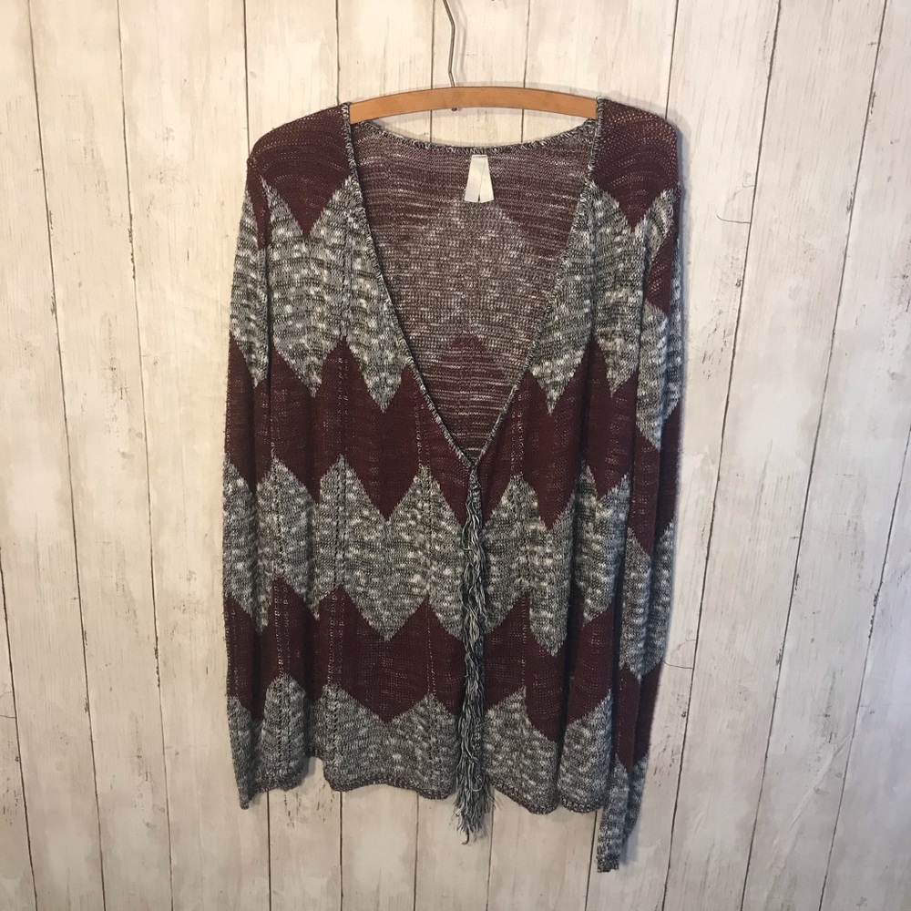 Vanity Black And Red Chevron Sweater Size Medium